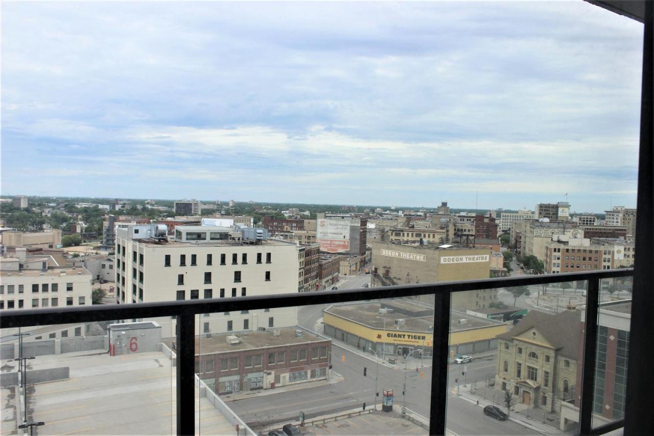 Luxury Skyline Condo In Downtown Free 24/7 Parking Winnipeg Exterior foto